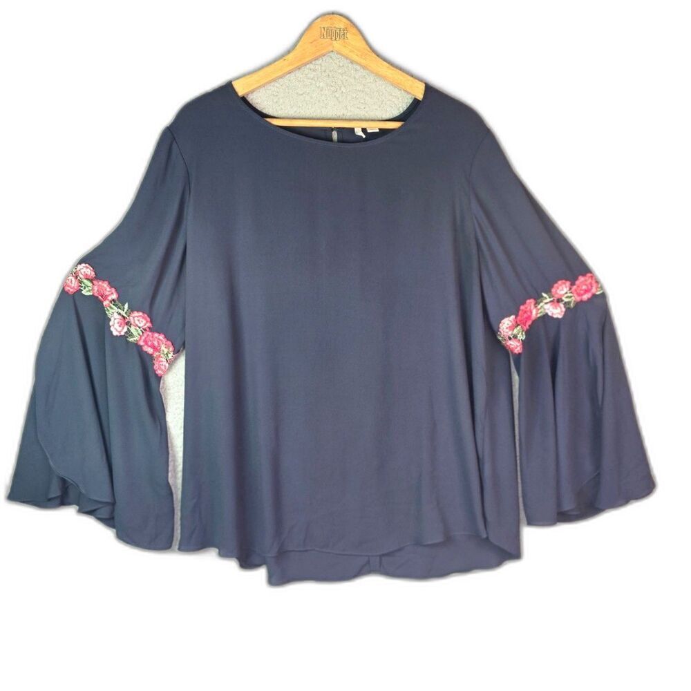 Connected Apparel Plus Top 18 20W Navy Boho Embroidered Slit Bell Sleeve